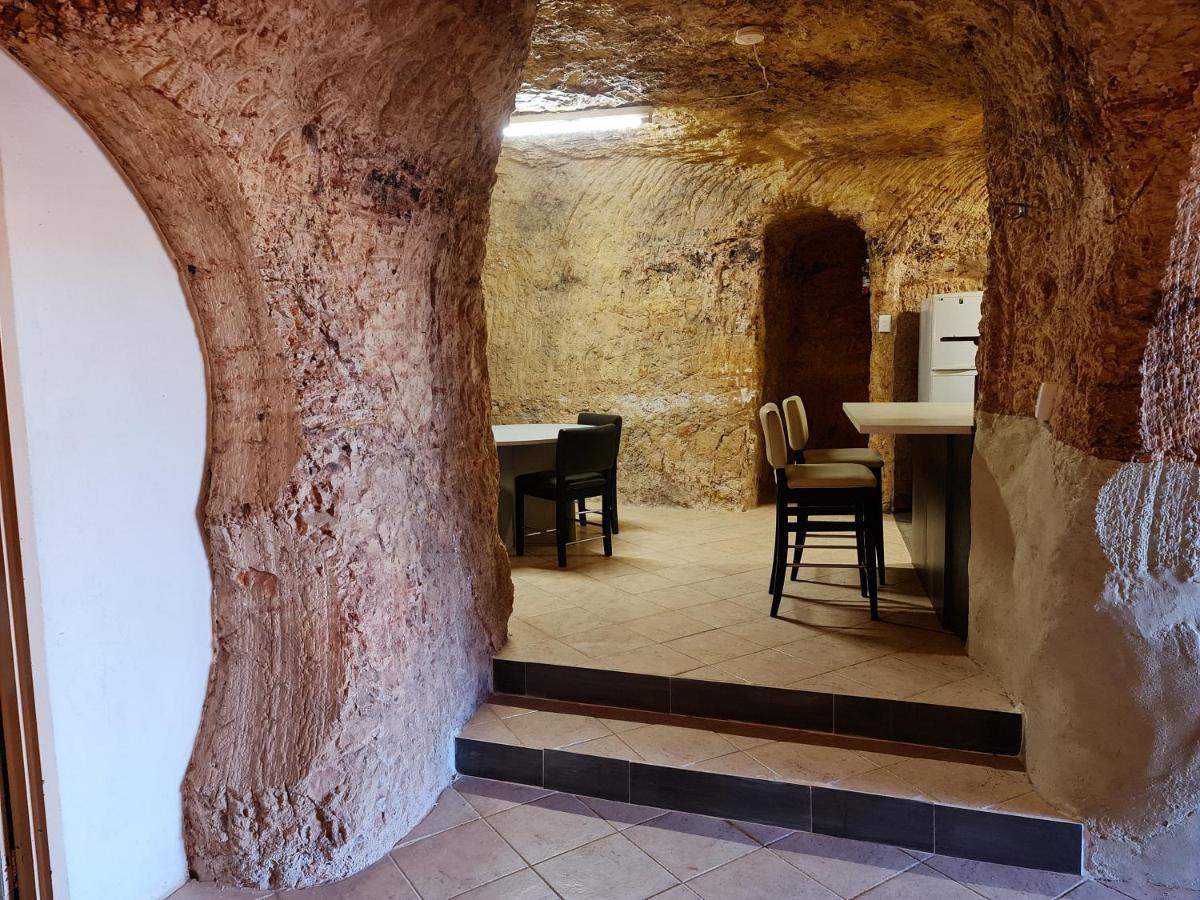 Underwood Court Fresh Dugout- Hosted By Coober Pedy Accommodations Exterior foto