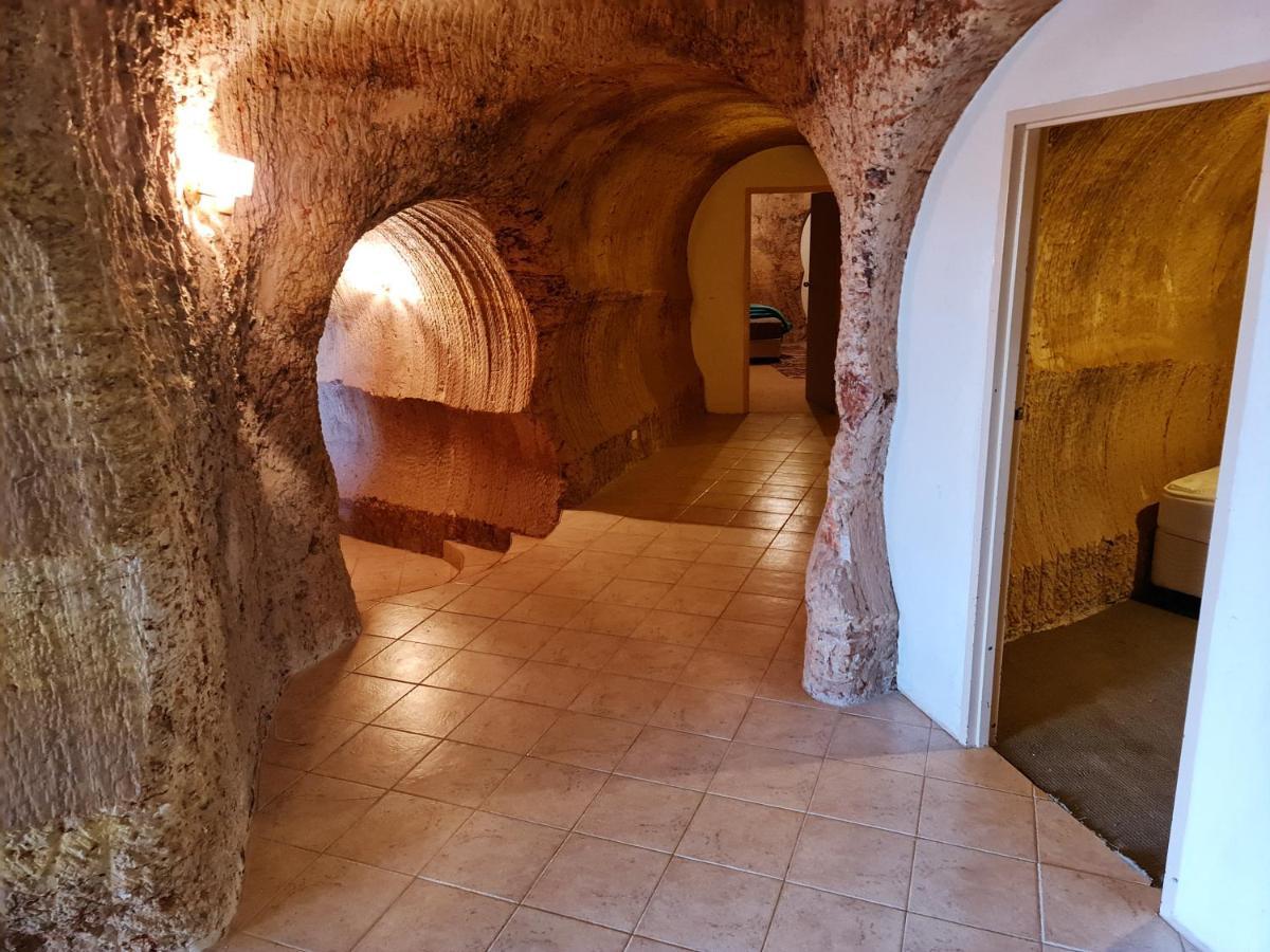 Underwood Court Fresh Dugout- Hosted By Coober Pedy Accommodations Exterior foto