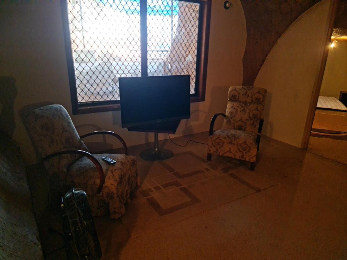 Underwood Court Fresh Dugout- Hosted By Coober Pedy Accommodations Exterior foto